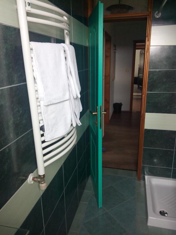 Apartments Zdravac ウマグ エクステリア 写真