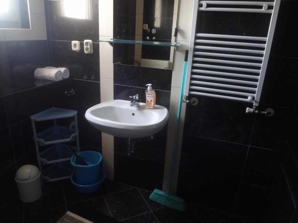 Apartments Zdravac ウマグ エクステリア 写真