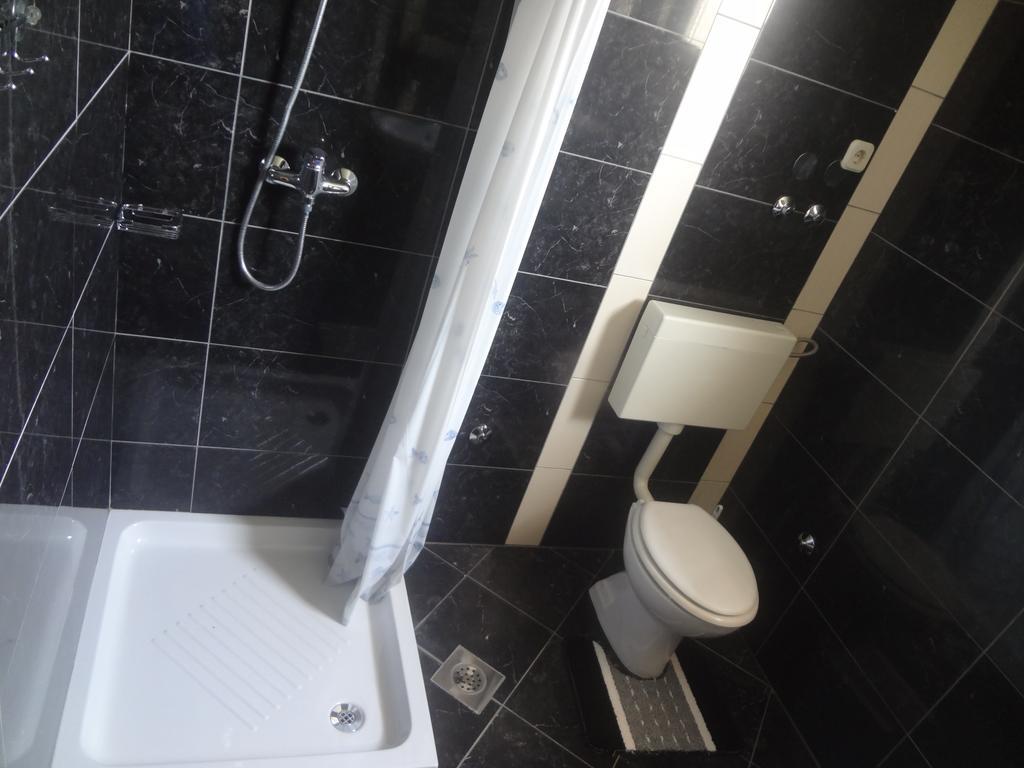 Apartments Zdravac ウマグ エクステリア 写真