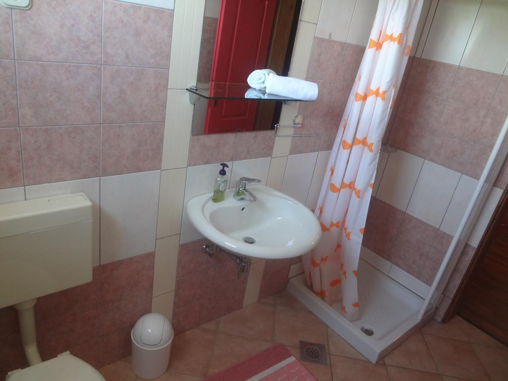 Apartments Zdravac ウマグ エクステリア 写真