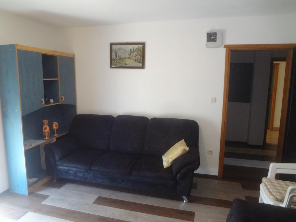 Apartments Zdravac ウマグ エクステリア 写真
